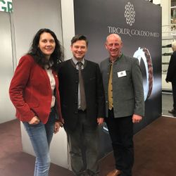 Hoher Besuch bei Tiroler Goldschmied auf der Jagd & Hund in Dortmund