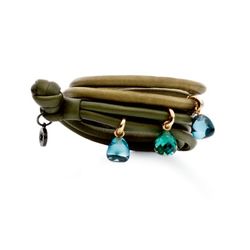 Lederarmband in Olivgrün mit Charms