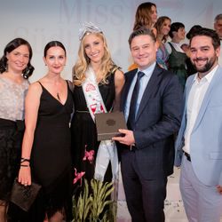 Tiroler Goldschmied Team und die neue Miss