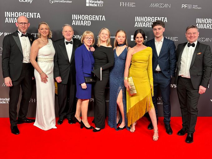 Familie Gamper auf dem roten Teppich