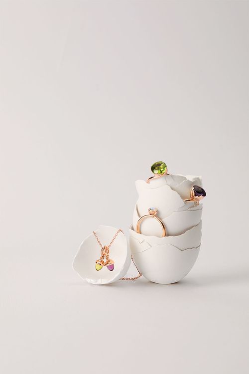 Exklusiver Osterschmuck von Tamara Comolli. Edelsteinringe und Anh&auml;nger mit Ros&eacute;gold.